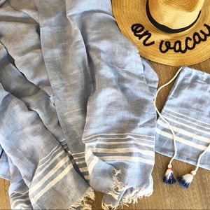 NWT! TOMMY BAHAMA TRAVEL RUANA W/ BAG